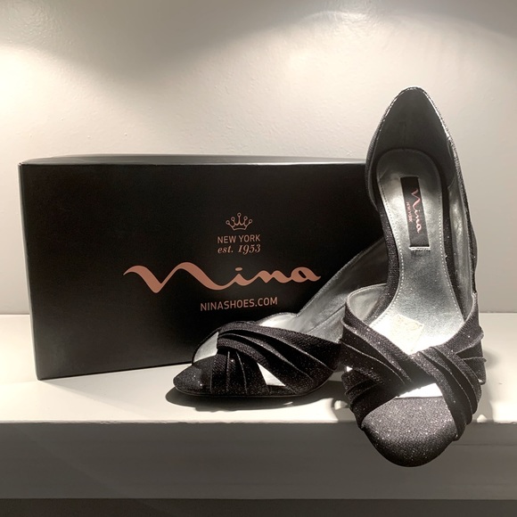 Clarks Womens Teresa Step Pump, Black Leather, 8 Wide US For Sale | Las